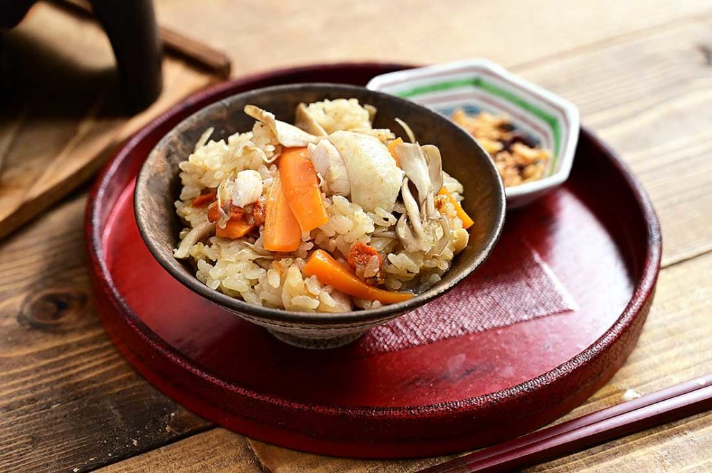 柚子胡椒香る和風だし鶏釜飯