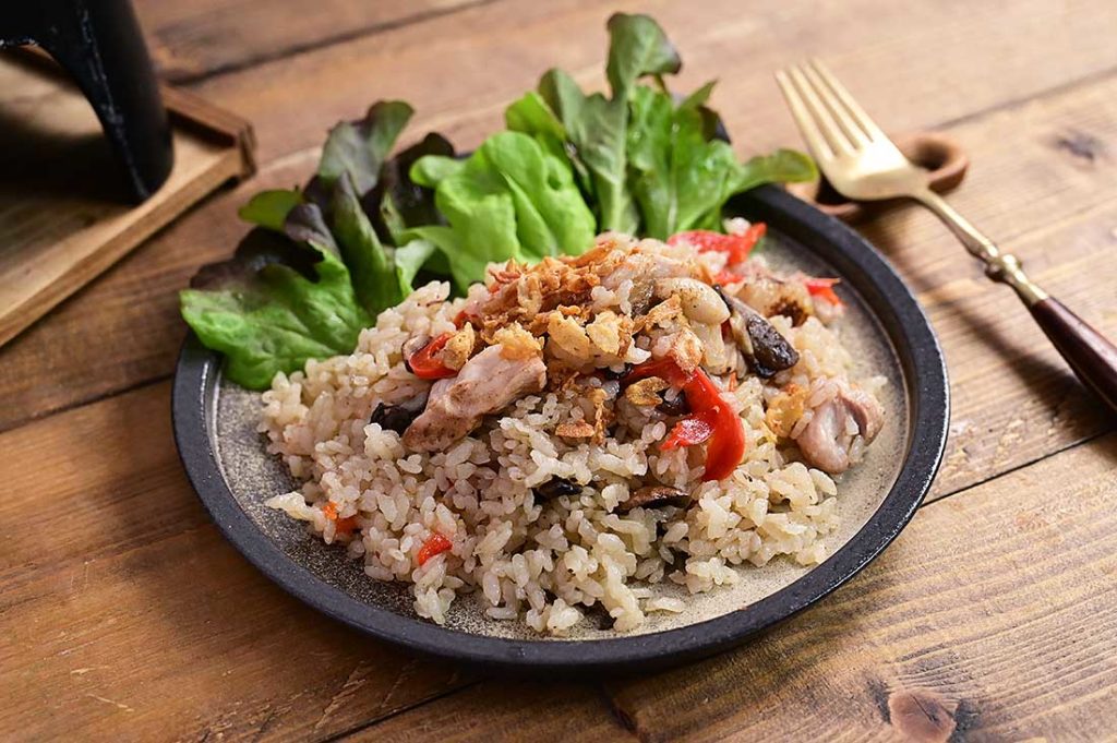 だしとビールの鶏釜飯