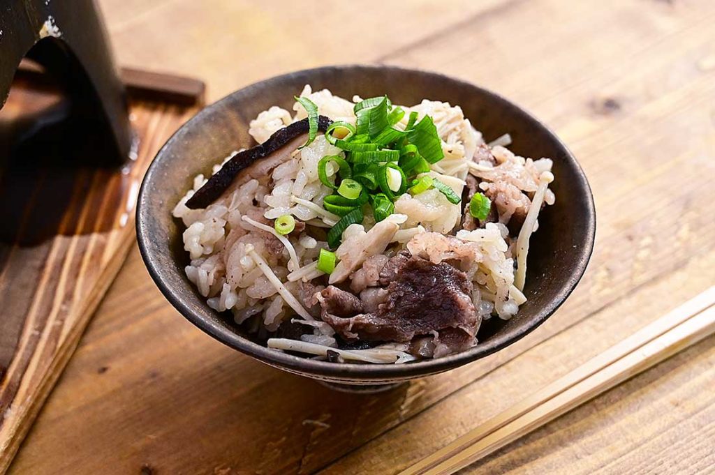 きのこ牛丼風釜飯