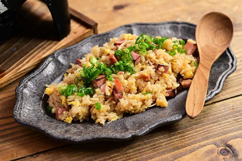 焼き豚ガーリック炒飯風釜飯