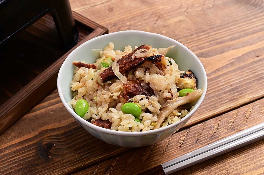 焼き穴子の枝豆バター釜飯