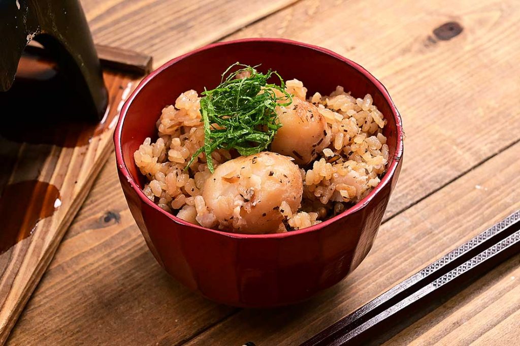 ゆず香る里芋と塩昆布の釜飯