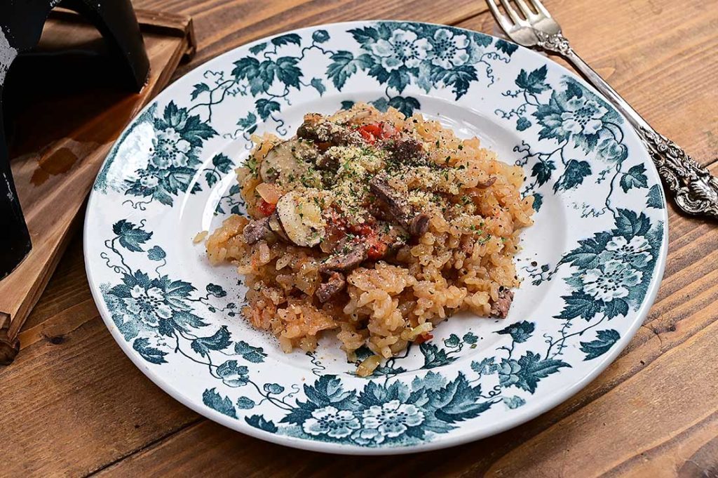 鹿肉のデミ ジビエ釜飯