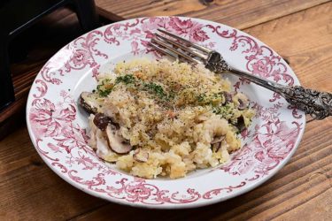 カルボナーラ風蟹飯「カニかるぼ釜飯」